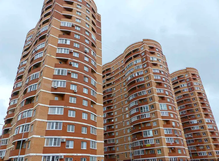 Домбайская, 6
